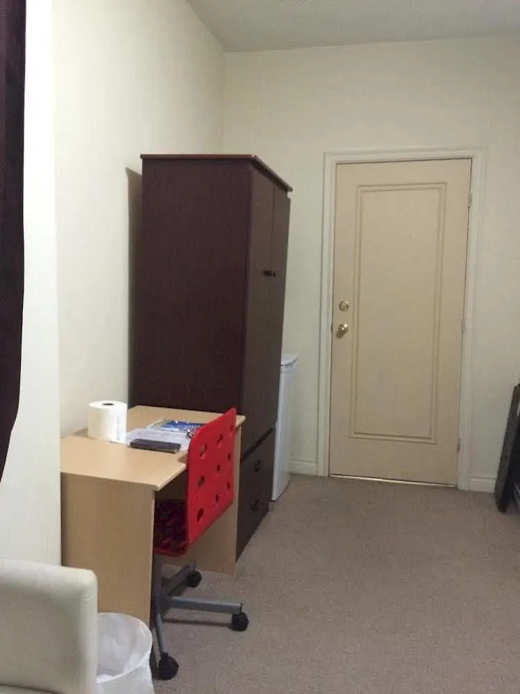 Adas Guesthouse Toronto