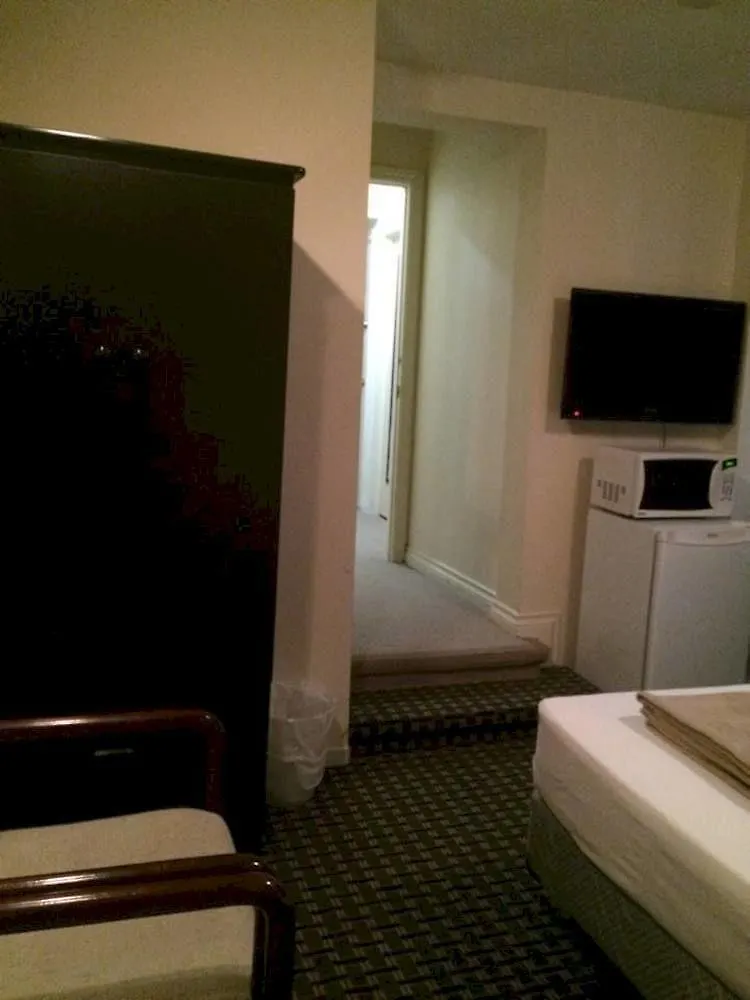 Adas Guesthouse Toronto Guest house