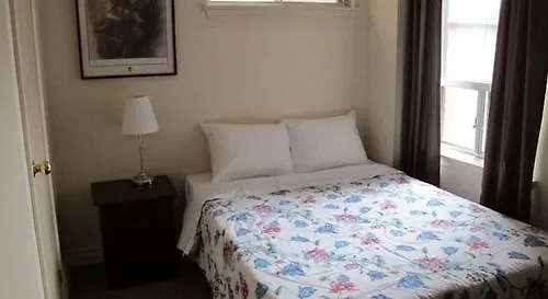 Adas Guesthouse Toronto Guest house
