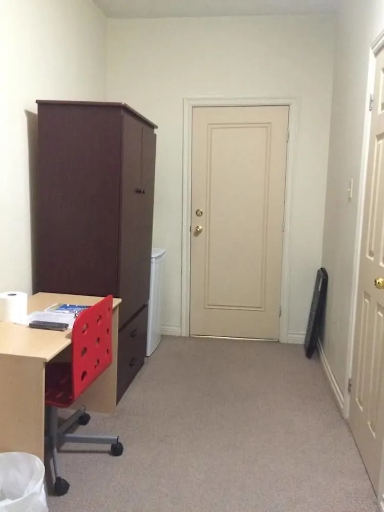 Adas Guesthouse Toronto Guest house