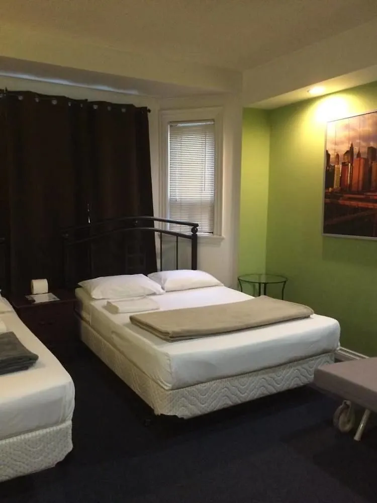 Adas Guesthouse Toronto Guest house