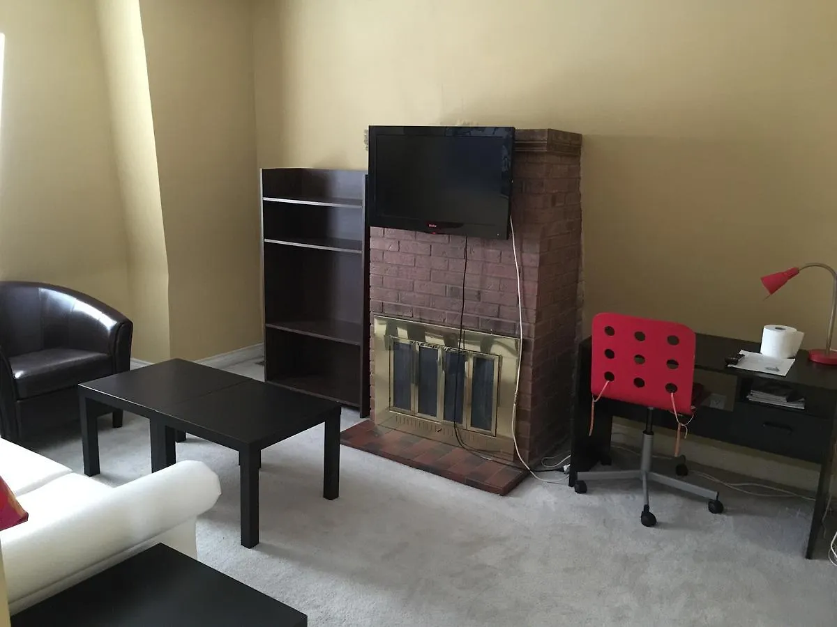 Adas Guesthouse Toronto Canada