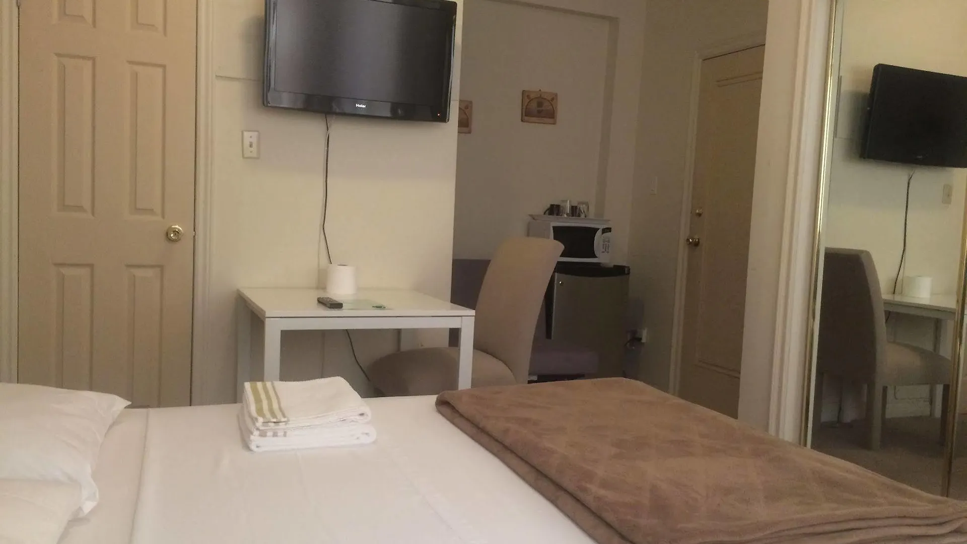 Guest house Adas Guesthouse Toronto