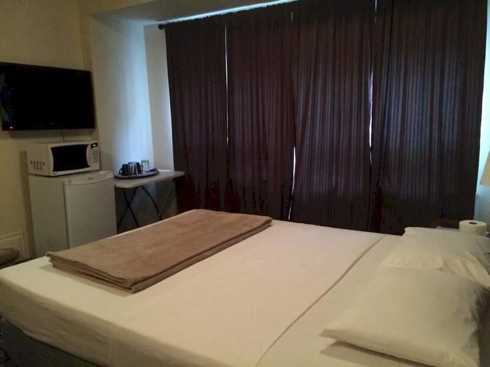 Adas Guesthouse Toronto Guest house